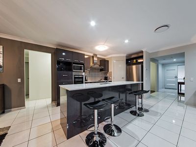 7 Amalia St, Birkdale