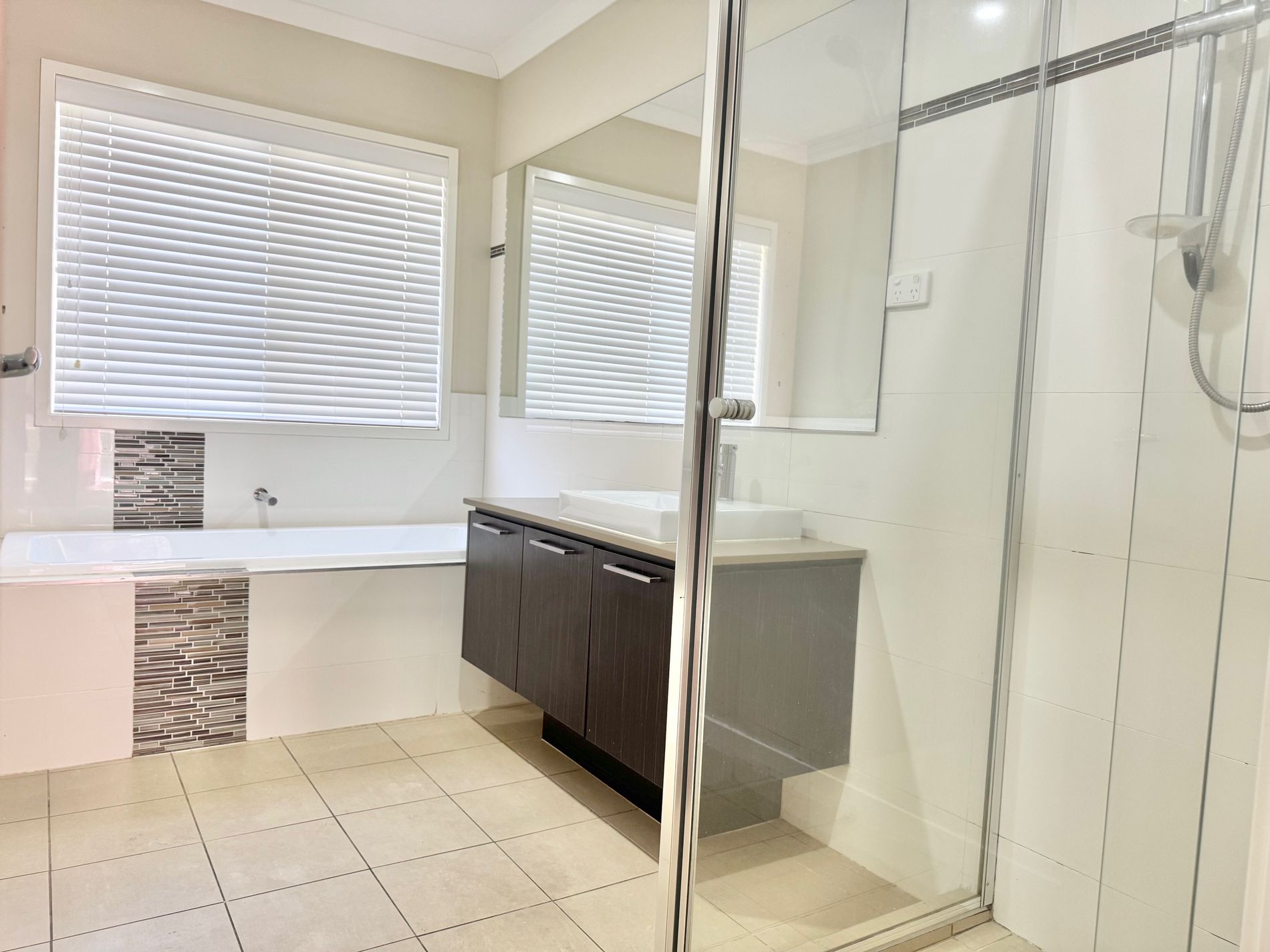 17 Lancewood Road, Manor Lakes