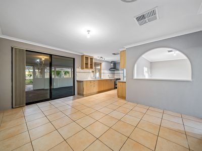 39 Lakemba Way, Waikiki