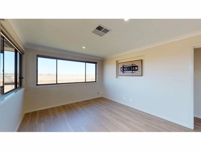 24 Waterfall Crescent, Dubbo