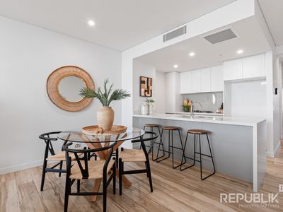 706 / 2 Como Crescent, Southport