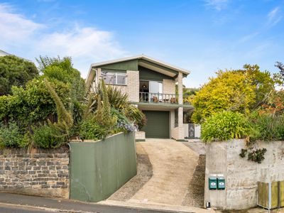 62 Easther Crescent, Kew