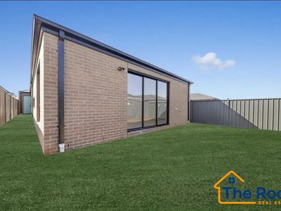 14 Songlark Street, Melton South