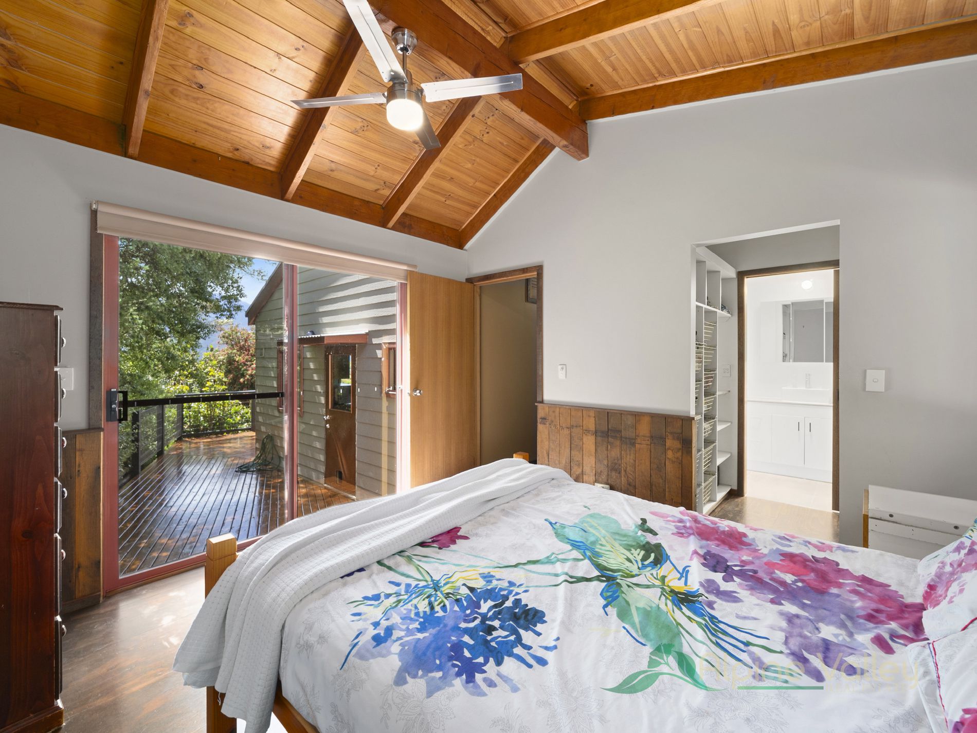 4 Reid Court, Tawonga South