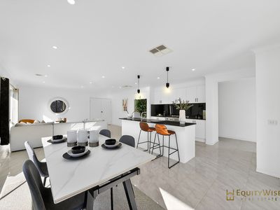 15 Brockwell Crescent, Manor Lakes