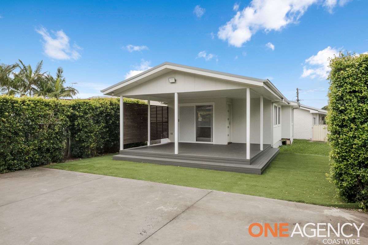2A Clare Crescent, Berkeley Vale