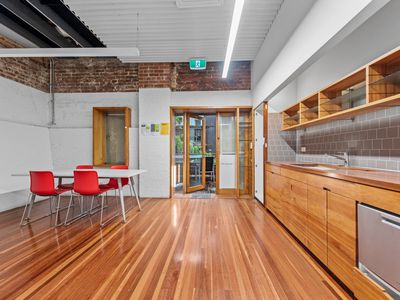 106-108 Bowen Street, Spring Hill