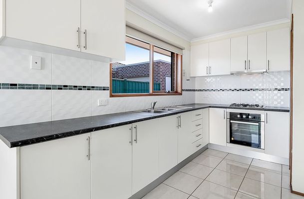 1 / 10 Newhaven Road, Craigieburn
