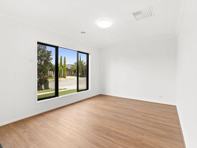 5 Impression Avenue, Tarneit