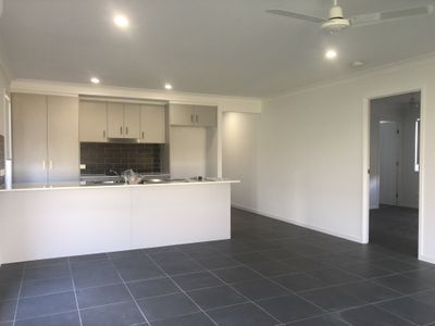 17 Langland Circuit , Walloon