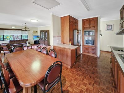 13 Golf Links Road, Atherton