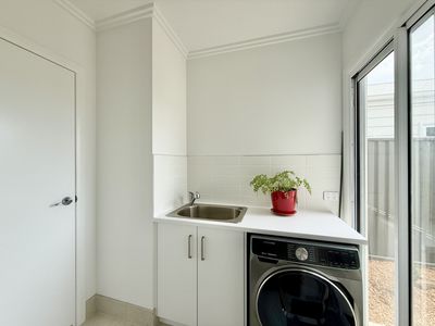 98 / 5 Serenity Drive, Eli Waters