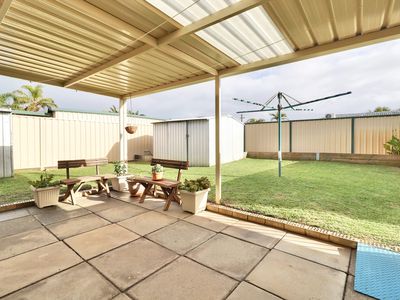 8 Maitland Cl, Cooloongup