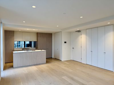 604 / 8E Evergreen Mews, Armadale