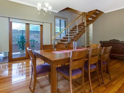 5 The Avenue, Mount Saint Thomas