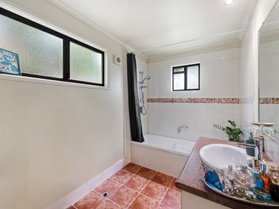 Upstairs Unit / 79 Balmoral Road, Montville