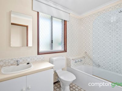 39 Melva Crescent, Whittington