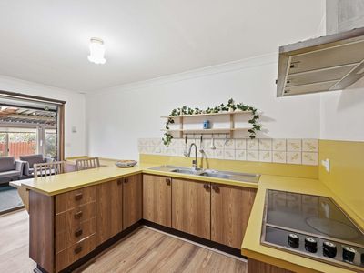 6 Merton Avenue, Cambridge Gardens
