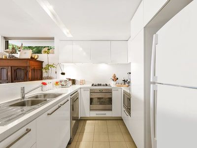 3106 / 323 Bayview Street, Hollywell