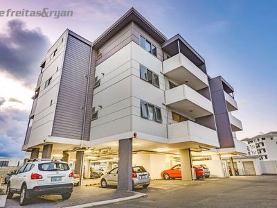 24 / 25 O'Connor Close, North Coogee