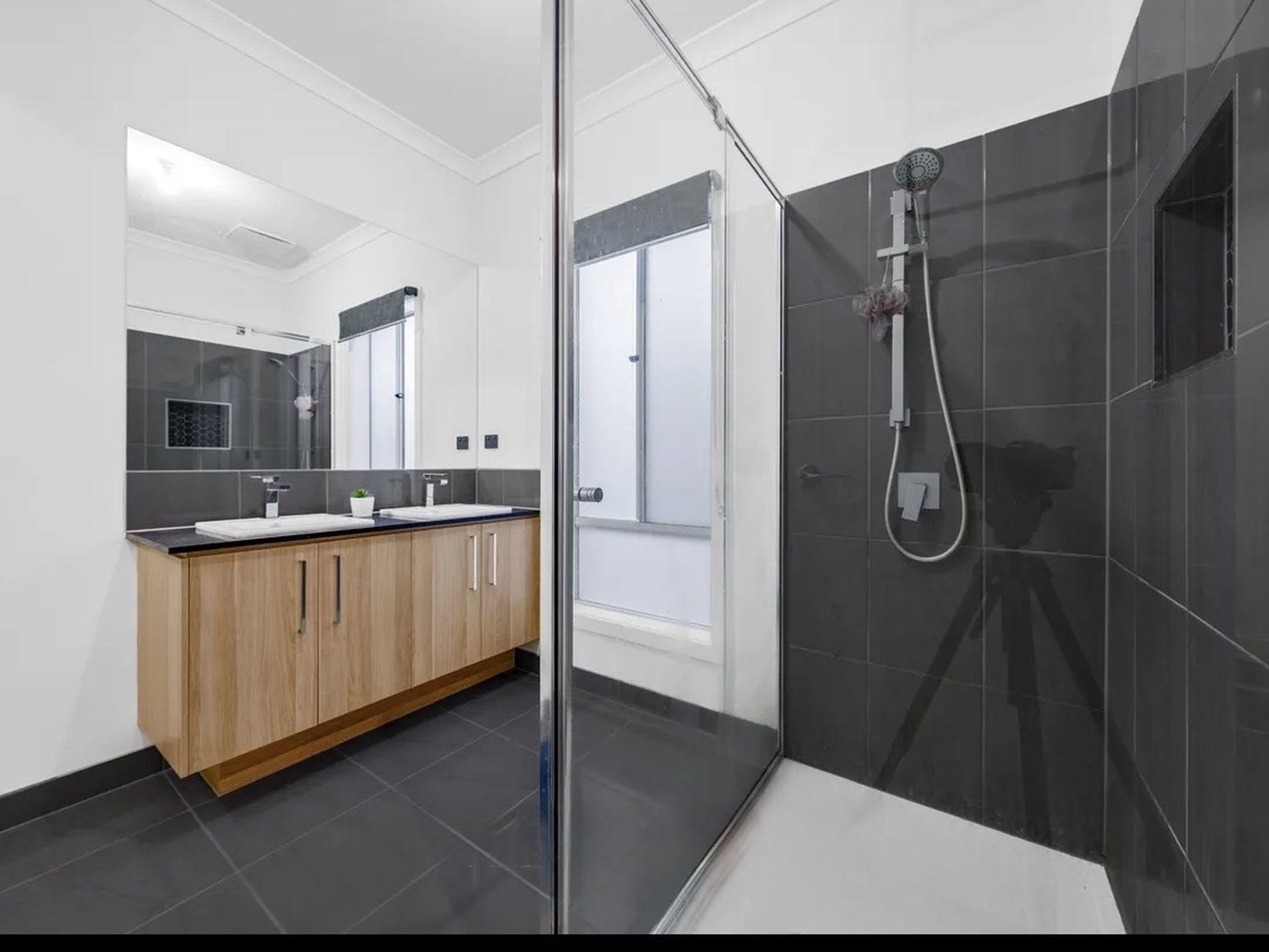 8 Guling Rise, Clyde North