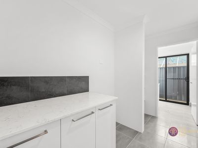 19 Flannigan Approach, Champion Lakes