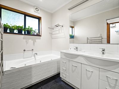 35 Coolock Crescent, Waverley