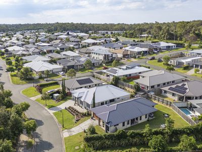 15 Lysaght Drive, Pimpama
