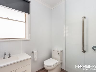 8 Knight Place, Horsham