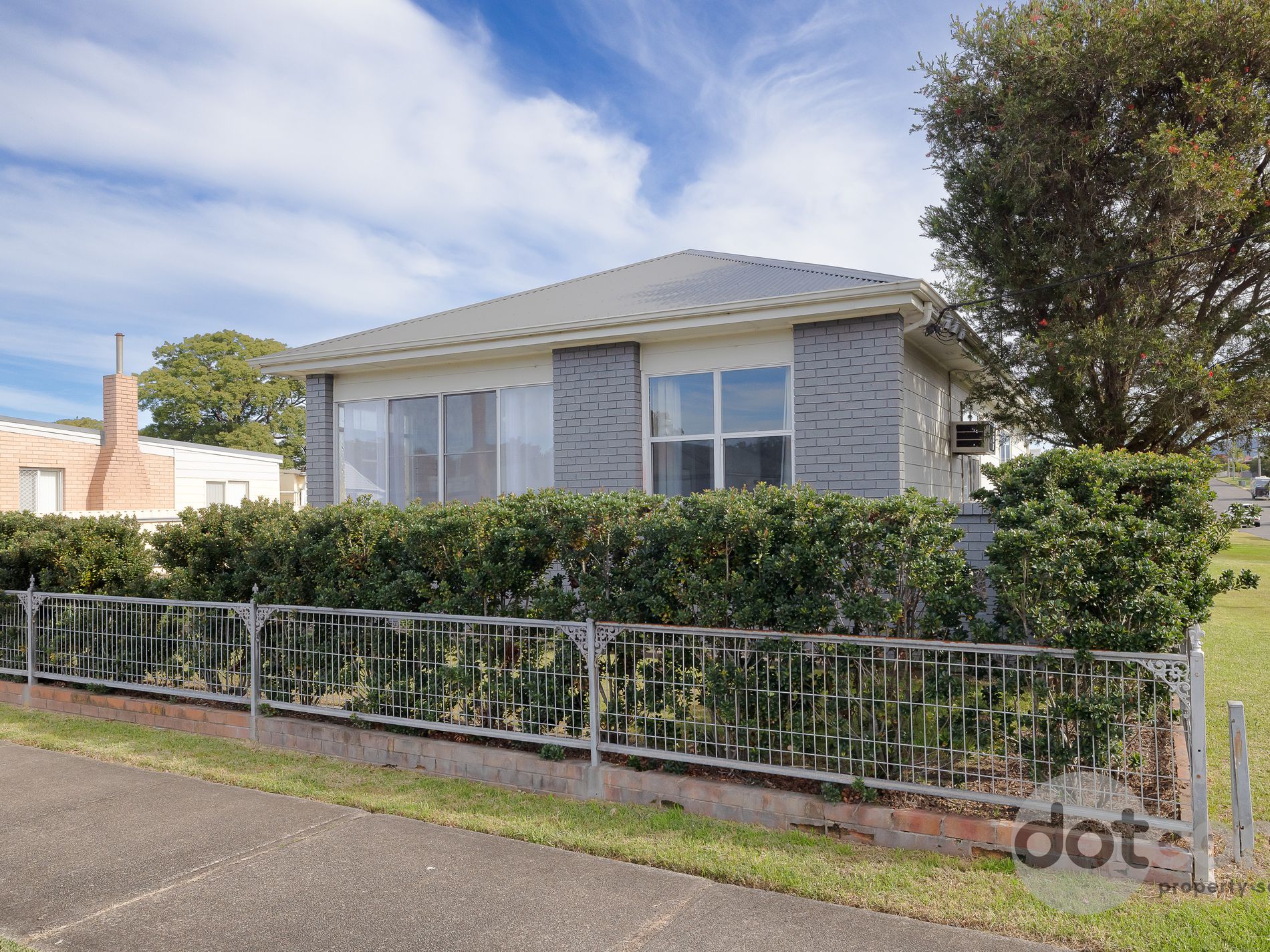 40 Appletree Road, Holmesville