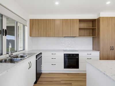 2 Gumnut Court, George Town