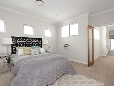 6 Barrow Crescent, North Coogee