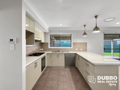 3 Brook Court, Dubbo
