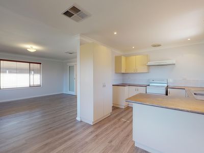 43 Oxley Circle, Dubbo