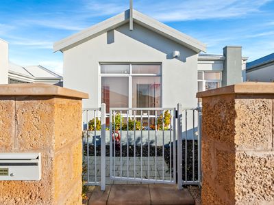 6 Rhizome Way, Banksia Grove