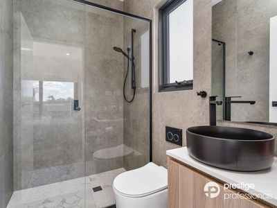 6 / 5-7 Craig Avenue, Moorebank