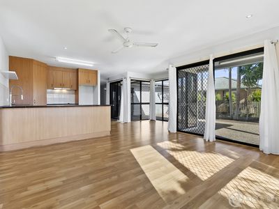 6 Frangipani Drive, Lammermoor