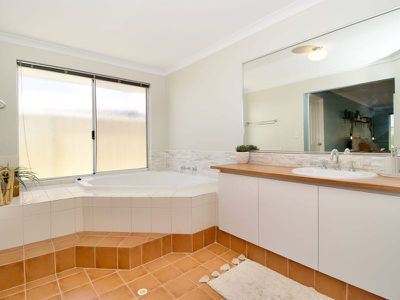 10 Waring Heights  , Baldivis
