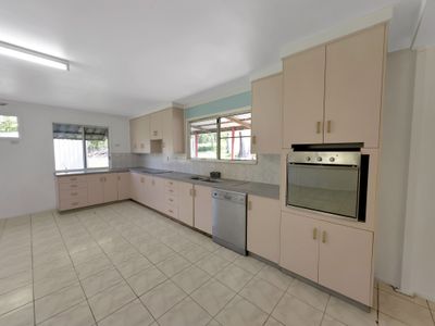 345 Midge Point Road, Bloomsbury