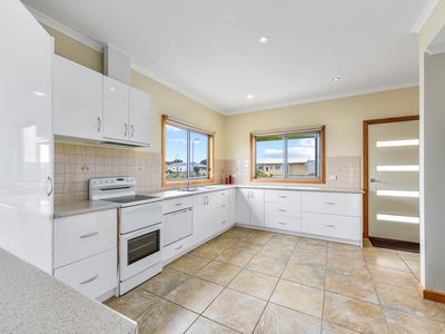 11 Linnell Drive, Beachport