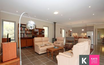 2 Brennan Avenue, Beaconsfield Upper