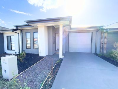 15 Oleander Circuit, Beveridge