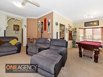 42 Glasshouse Cr, Forest Lake