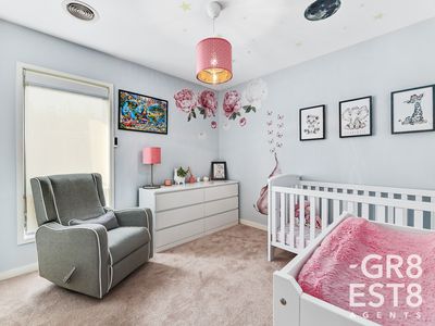 4 Harper Crescent, Cranbourne West