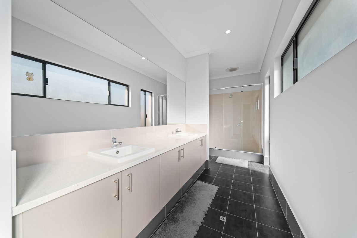 13 Eucalyptus Drive, Hammond Park