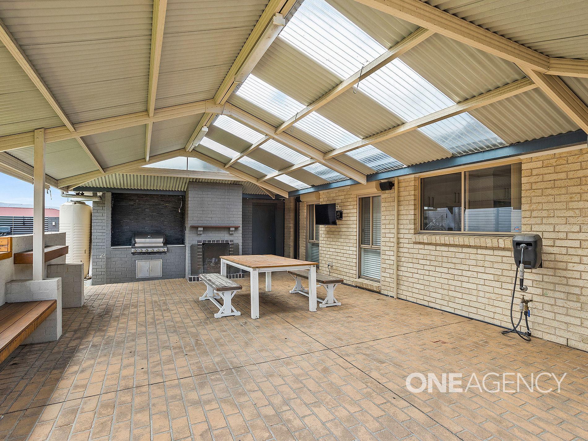 2 Stubbs Road, Albion Park