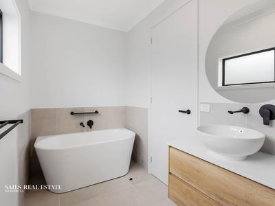 18 Shearwater Court, Tura Beach