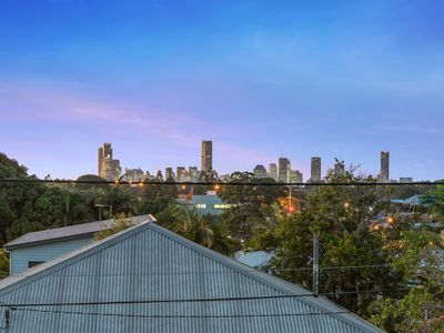 24 Boronia Avenue, Holland Park West