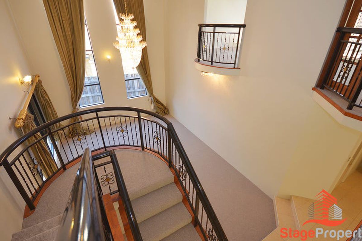 12 Bronzewing Loop, Wembley