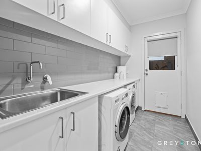 18 Cascade Drive, Aintree